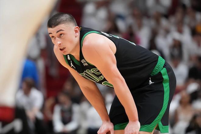 包含波士顿凯尔特人内部会议纪要流出——今晚防线松动；荷甲使命明确；赛季目标并未改变的词条