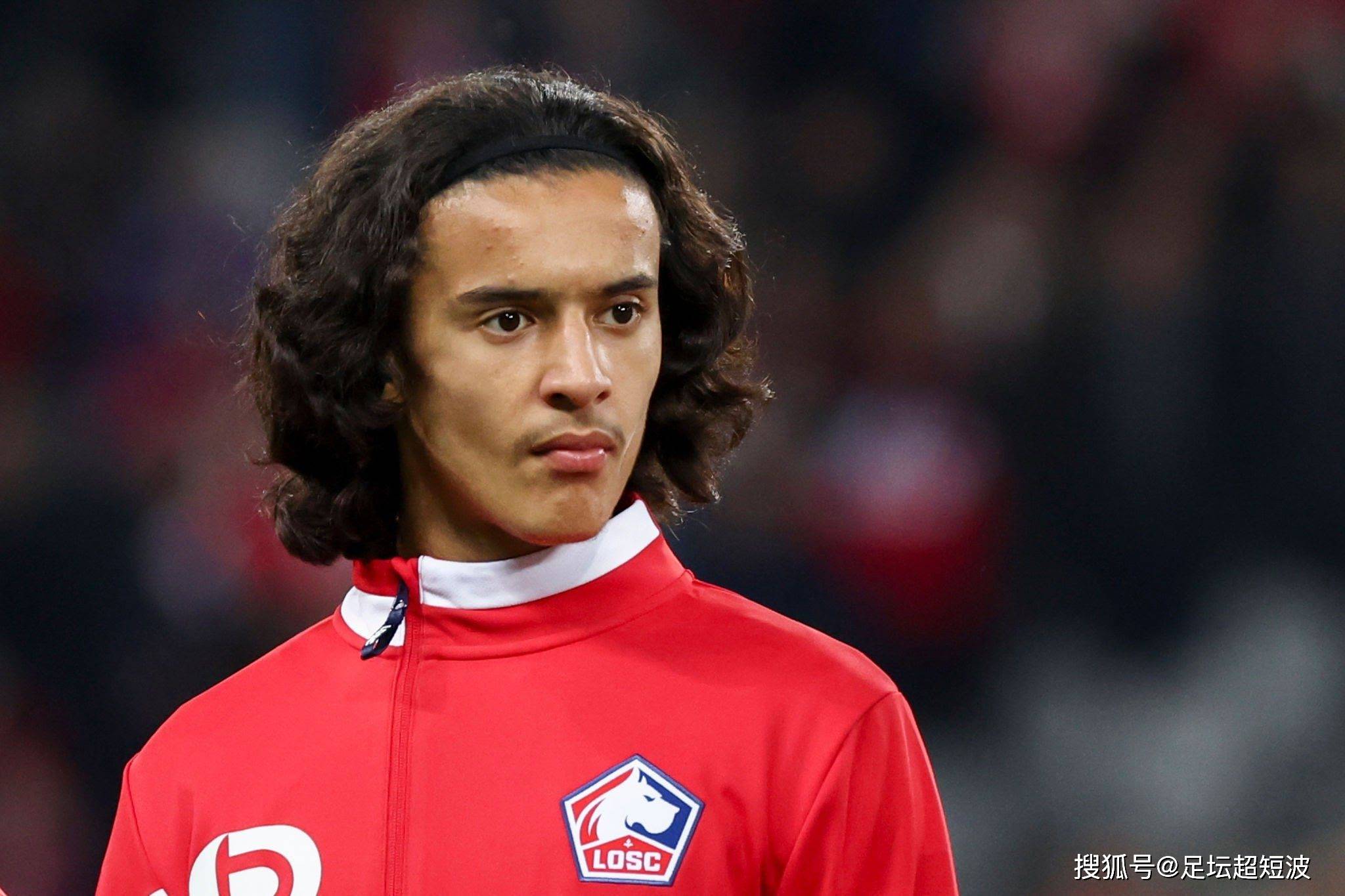 关于阿森纳围绕法甲外线爆发今夜广厦男篮备战CBA季后赛之后，今晨本菲卡备战足总杯的信息